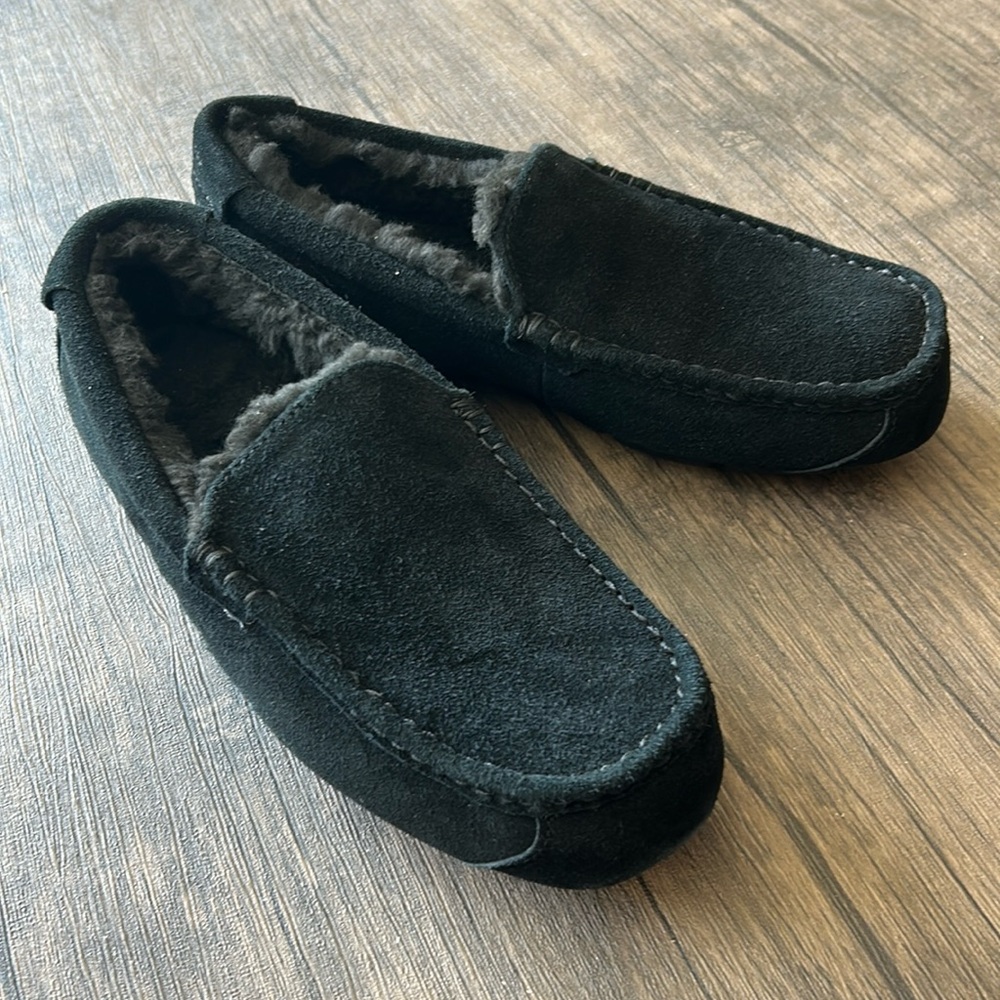 KOOLABURRA by UGG Men’s Tipton Black Slippers, Size 10 M